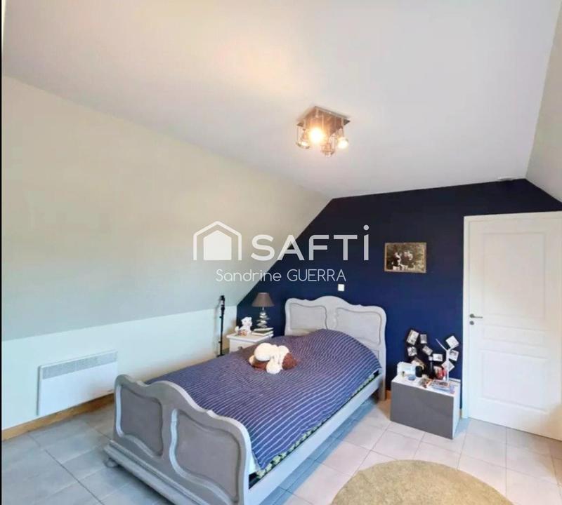 Maison - 213 m² - 8 pièces