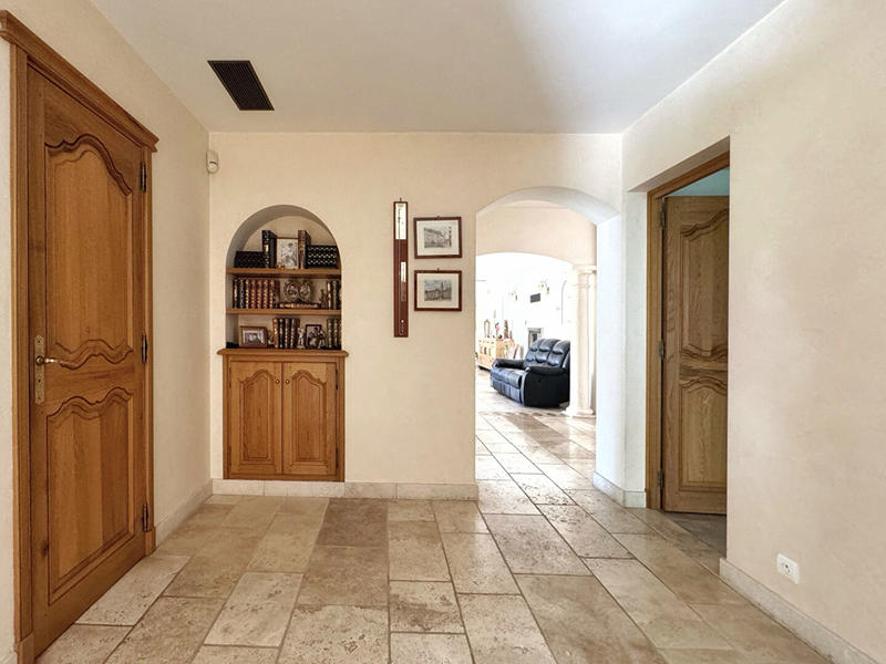 Maison - 230 m² - 6 pièces