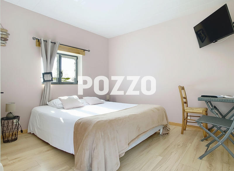 Maison - 311 m² - 12 pièces