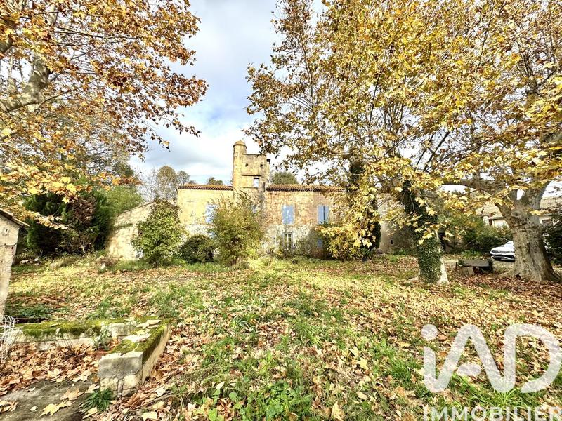 Maison - 300 m² - 8 pièces