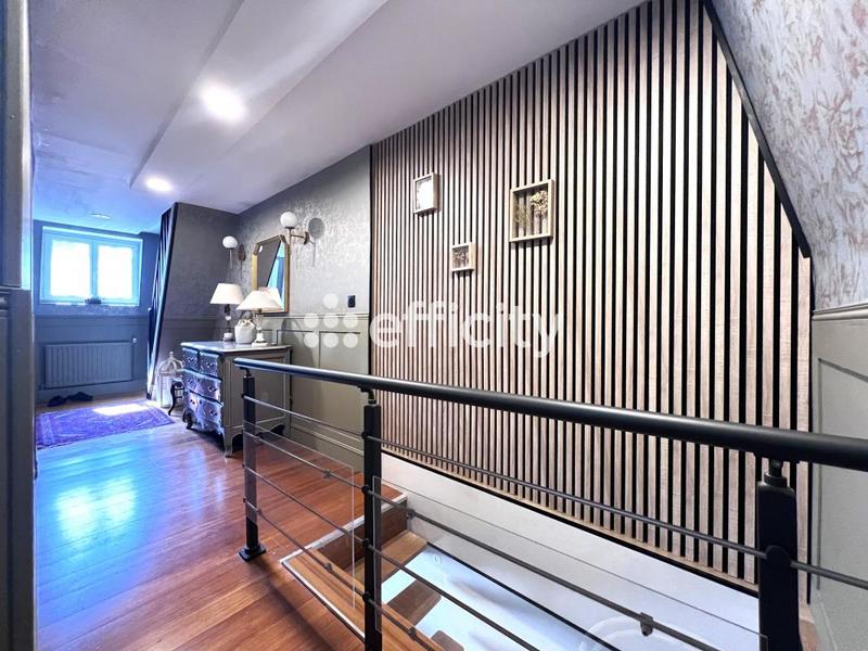 Maison - 186 m² - 7 pièces