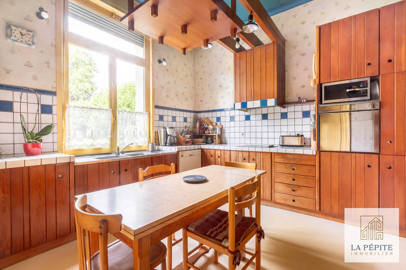 Maison - 315 m² - 10 pièces