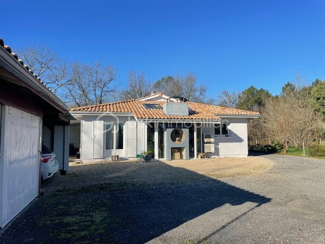 Maison - 104 m² - 4 pièces