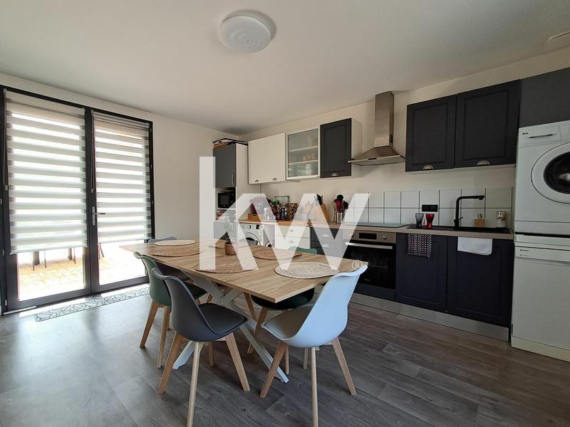 Maison - 180 m² - 8 pièces