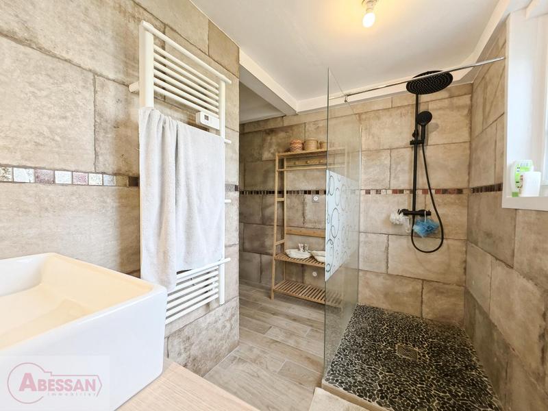 Maison - 180 m² - 8 pièces