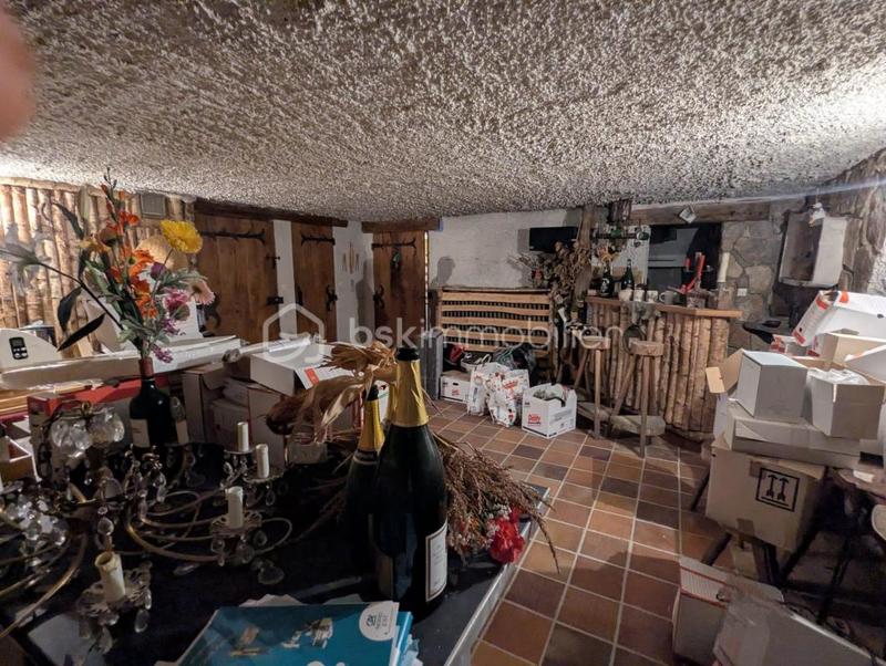 Maison traditionnelle - 185 m² - 7 pièces