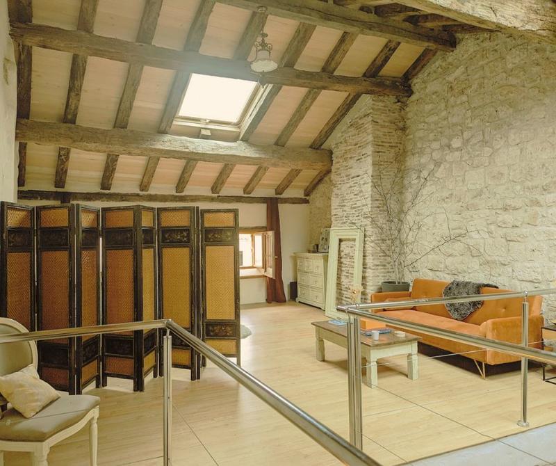 Maison - 280 m² - 8 pièces