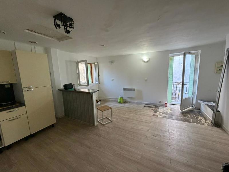 Immeuble - 83 m² - 3 pièces