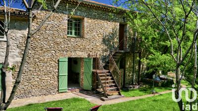 Maison - 591 m² - 12 pièces