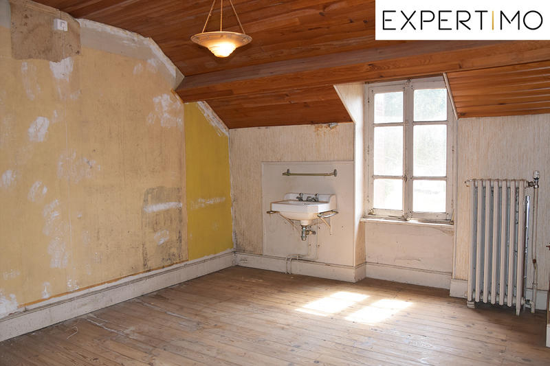 Maison - 230 m² - 9 pièces