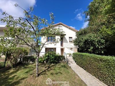 Maison - 120 m² - 7 pièces