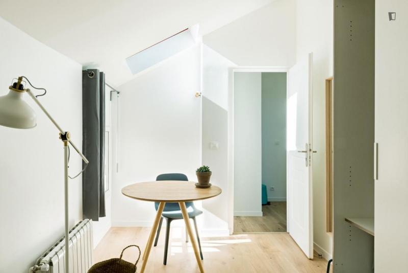 Chambre - 16 m² - 7 pièces