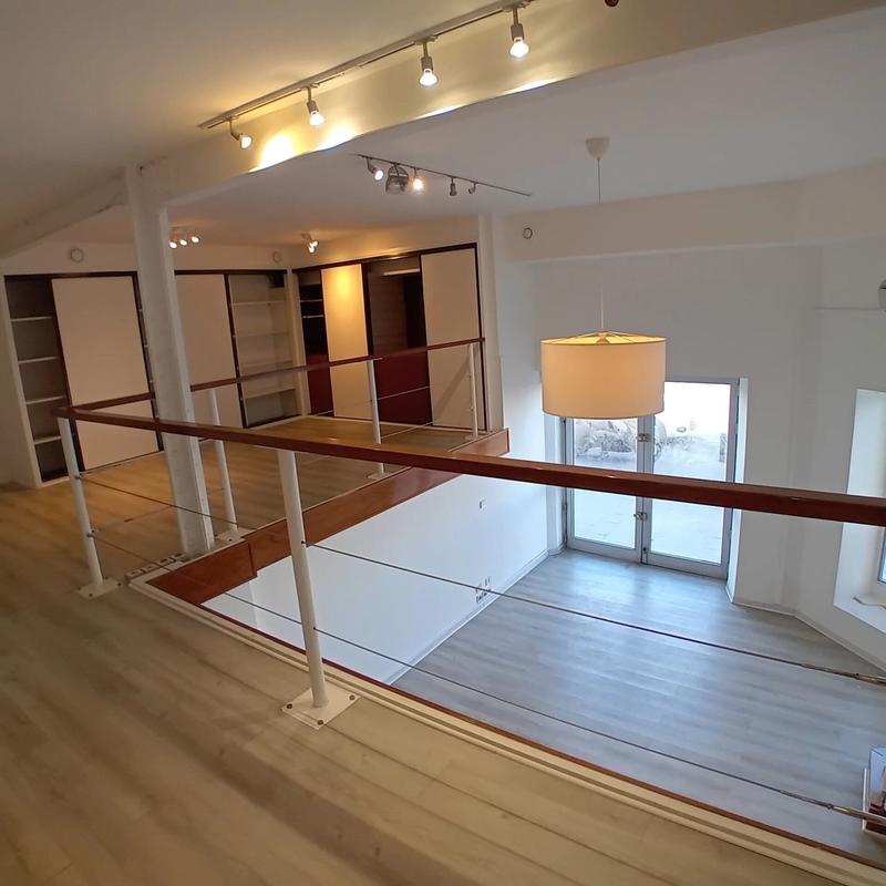 Local commercial - 111 m² - 4 pièces