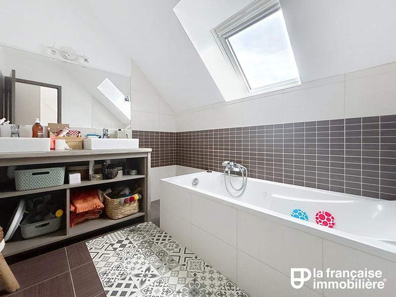 Maison - 141 m² - 5 pièces