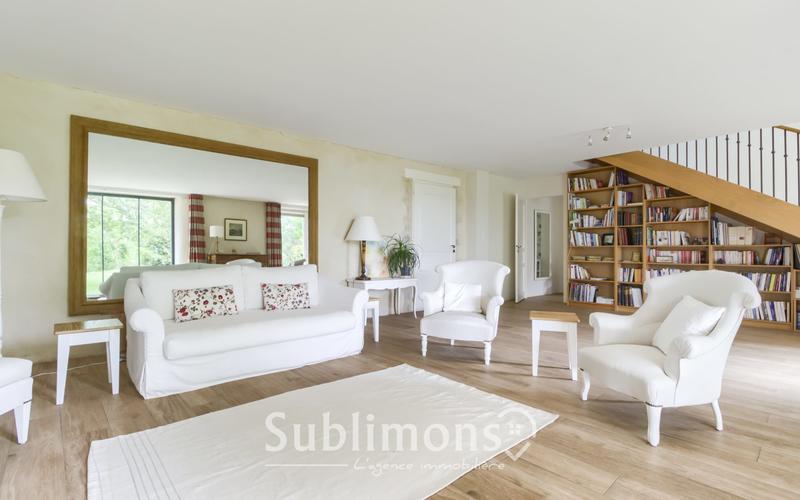 Maison - 258 m² - 8 pièces