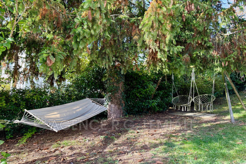 Maison - 180 m² - 7 pièces