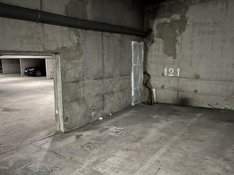 Parking / Garage - 12 m²