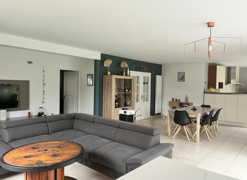 Maison - 201 m² - 7 pièces