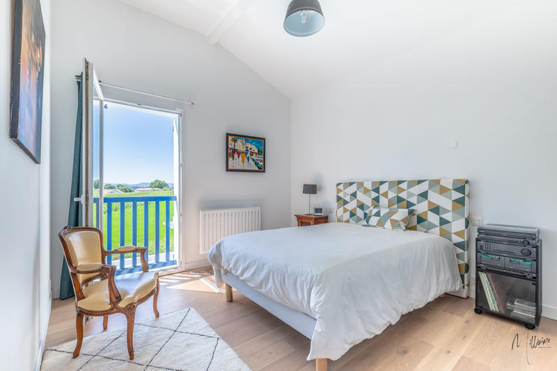 Maison - 294 m² - 9 pièces