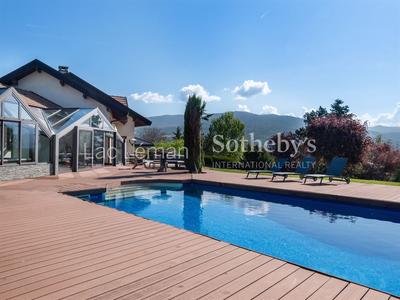 Maison - 286 m² - 7 pièces