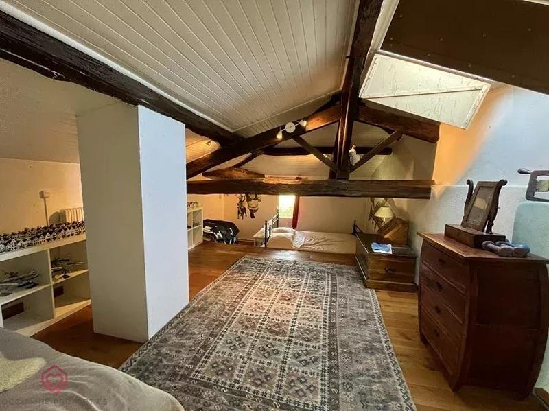 Propriété - 280 m² - 9 pièces