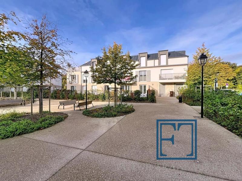 Appartement - 90 m² - 4 pièces