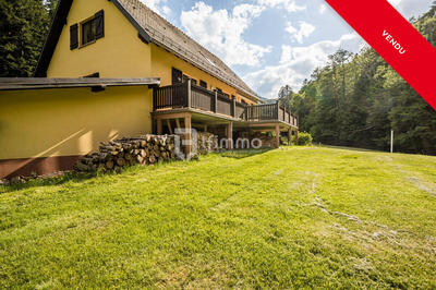 Propriété - 197 m² - 7 pièces