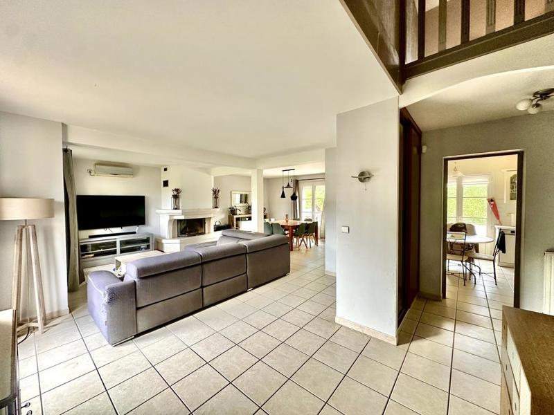 Maison - 185 m² - 7 pièces