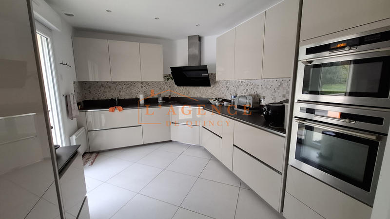 Maison - 140 m² - 6 pièces