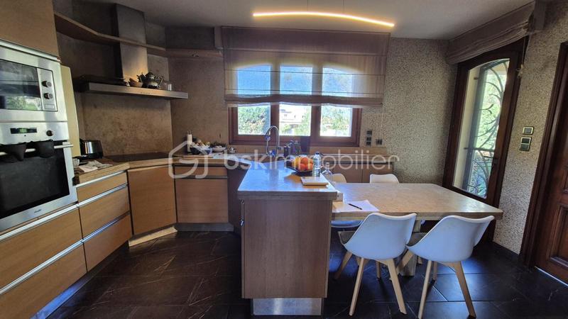 Villa - 137 m² - 5 pièces