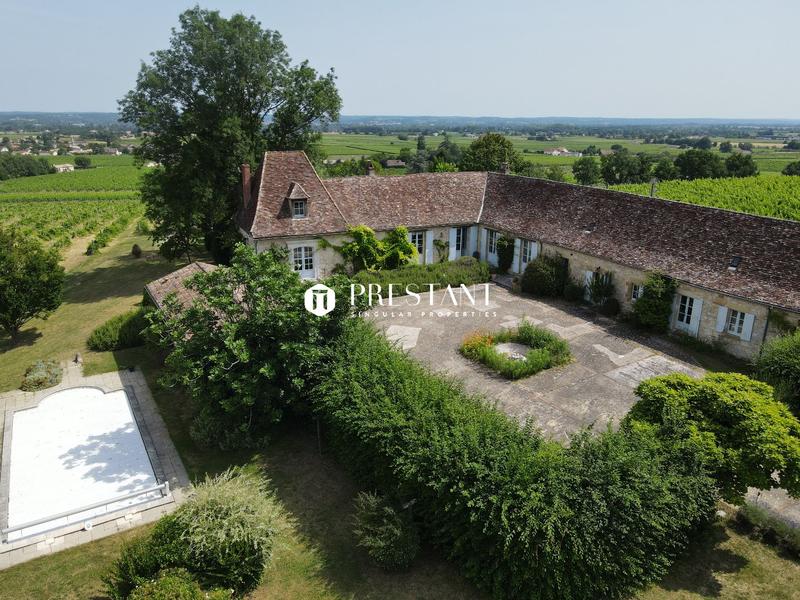 Maison - 520 m² - 11 pièces