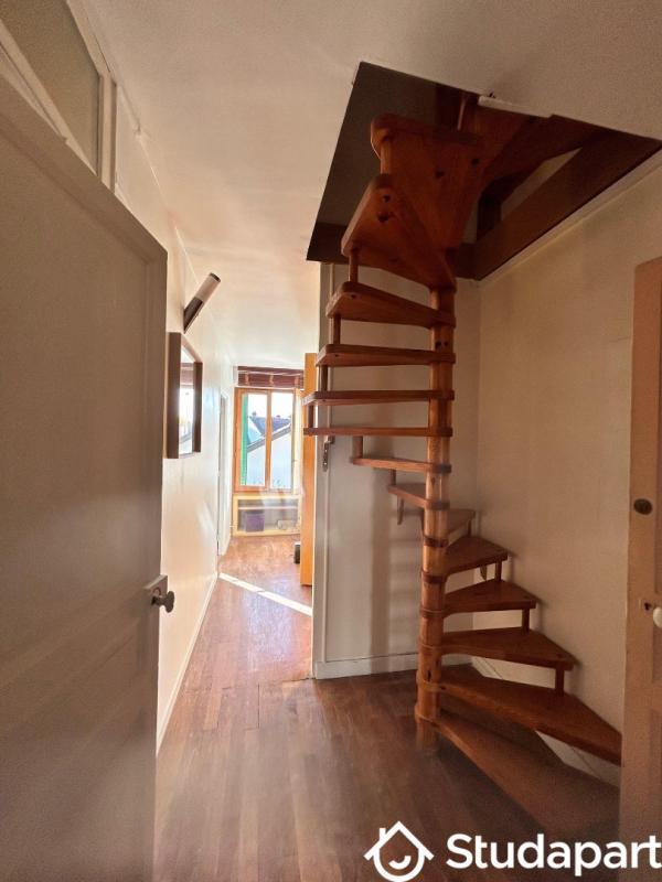 Chambre - 9 m² - 1 pièce