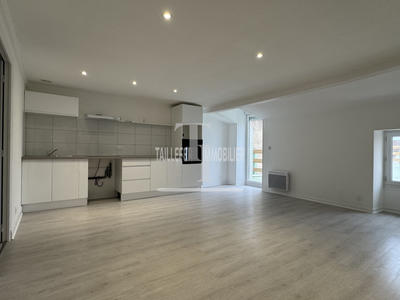 Appartement - 65 m² - 6 pièces