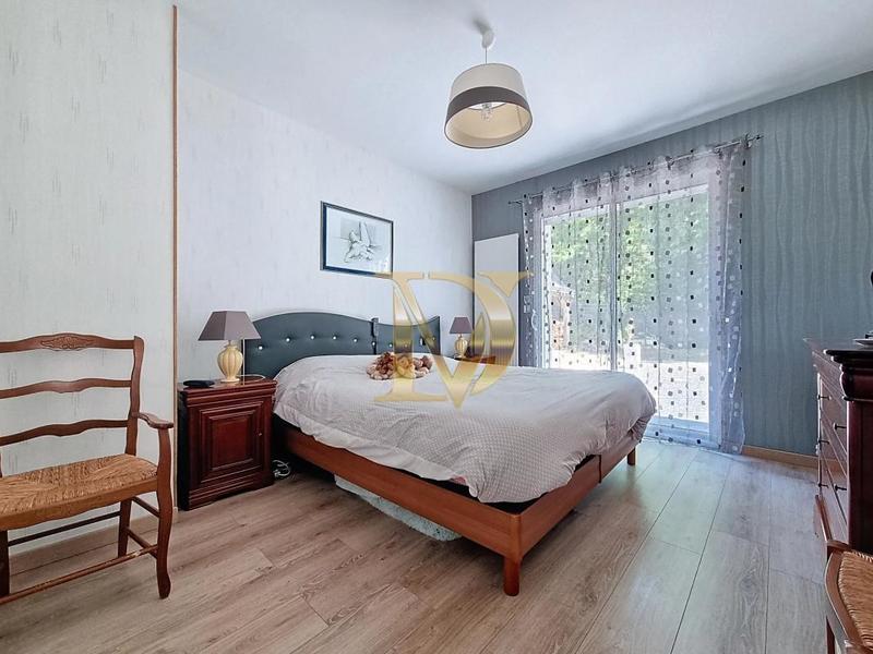 Propriété - 227 m² - 10 pièces