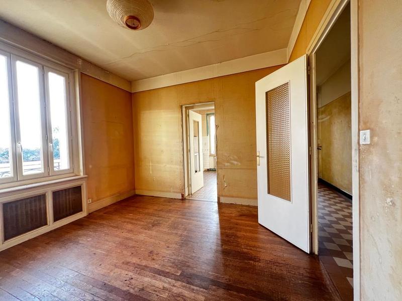 Maison - 230 m² - 7 pièces