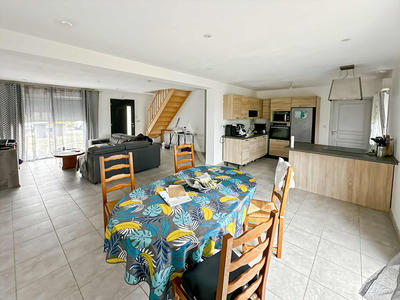 Maison - 106 m² - 6 pièces