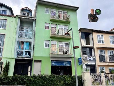 Immeuble - 460 m² - 19 pièces