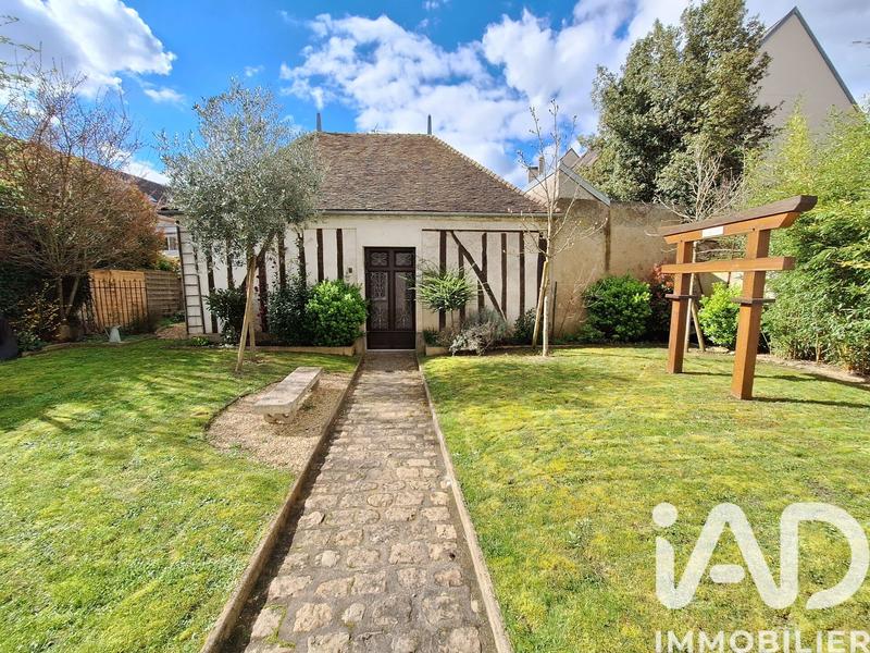 Maison - 285 m² - 8 pièces