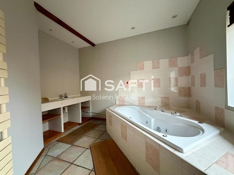 Maison - 140 m² - 6 pièces