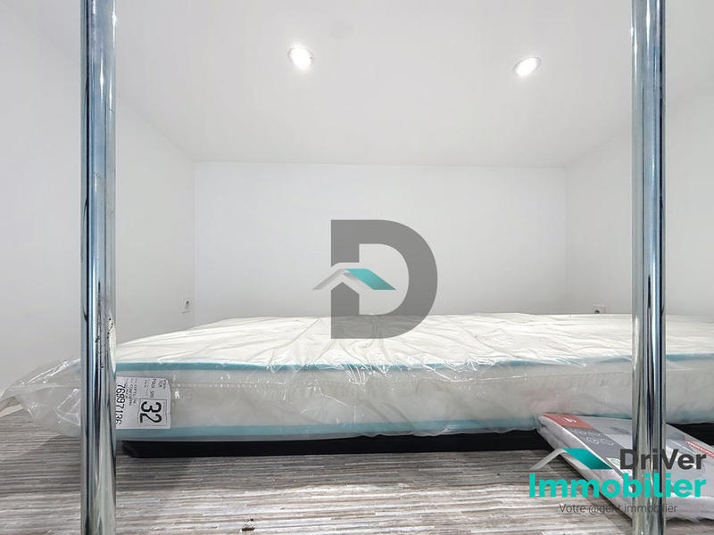 Studio - 11 m² - 1 pièce