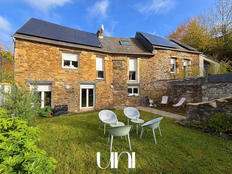 Maison - 210 m² - 6 pièces