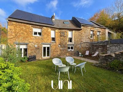 Maison - 210 m² - 6 pièces