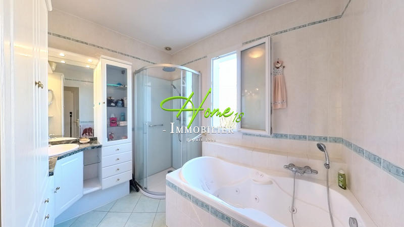 Maison - 162 m² - 8 pièces