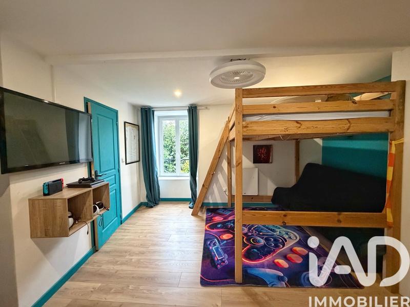 Maison - 275 m² - 6 pièces