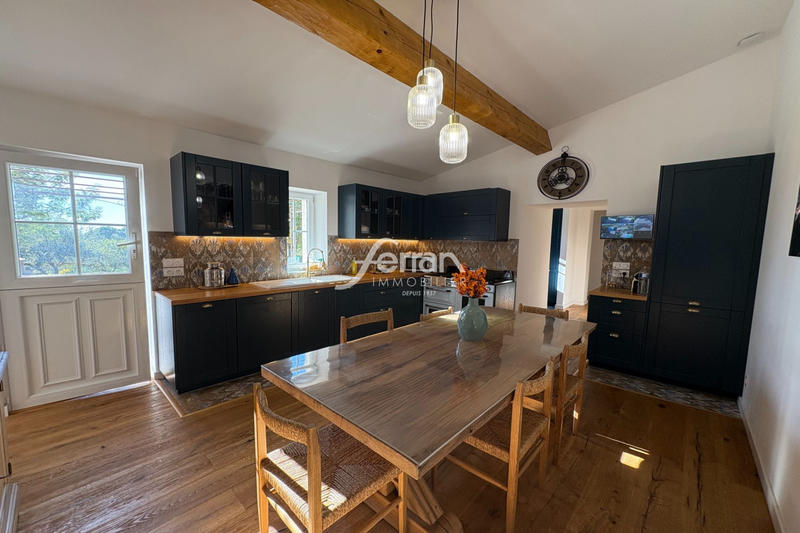 Maison - 170 m² - 8 pièces