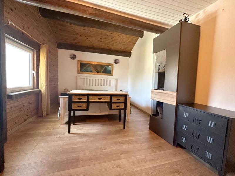 Maison - 201 m² - 9 pièces