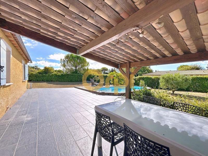 Maison - 99 m² - 5 pièces