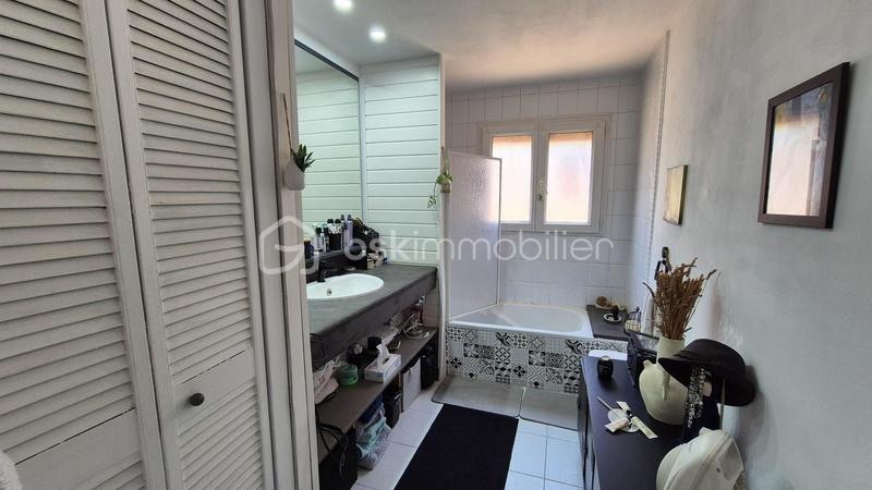 Maison traditionnelle - 131 m² - 6 pièces