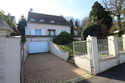 Maison - 162 m² - 7 pièces