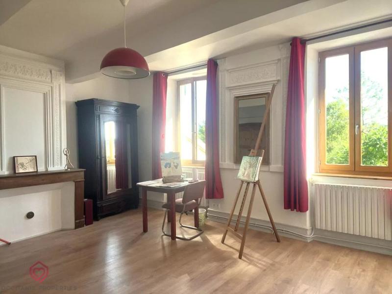 Propriété - 254 m² - 7 pièces